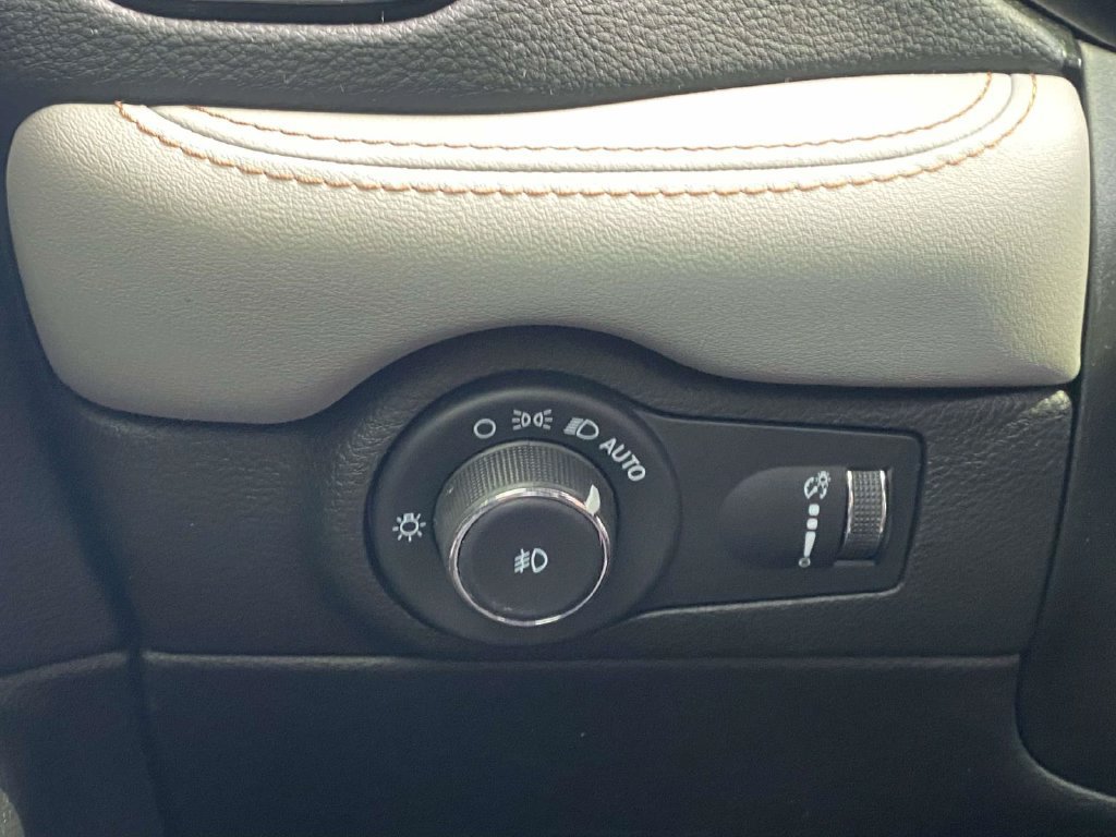 Used 2022 Dodge Durango R/T RWD image 33
