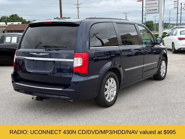 Used 2014 Chrysler Town & Country Touring FWD image 3