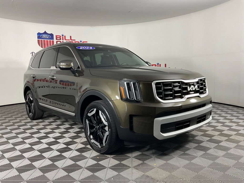 Used 2024 Kia Telluride S w/ S Sunroof Package
