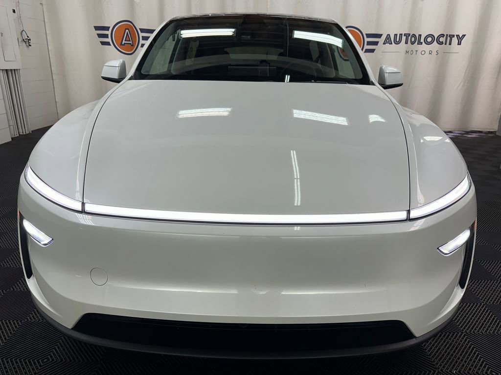 Used 2026 Tesla Model Y Long Range AWD/4WD image 3