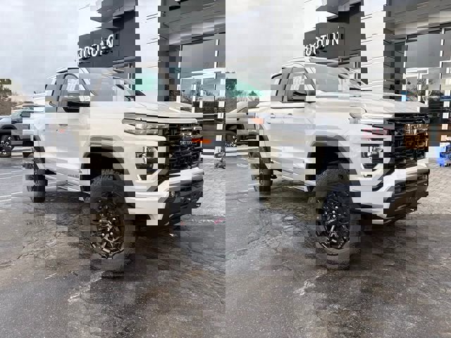 New 2026 GMC Canyon Elevation w/ Convenience Package image 4