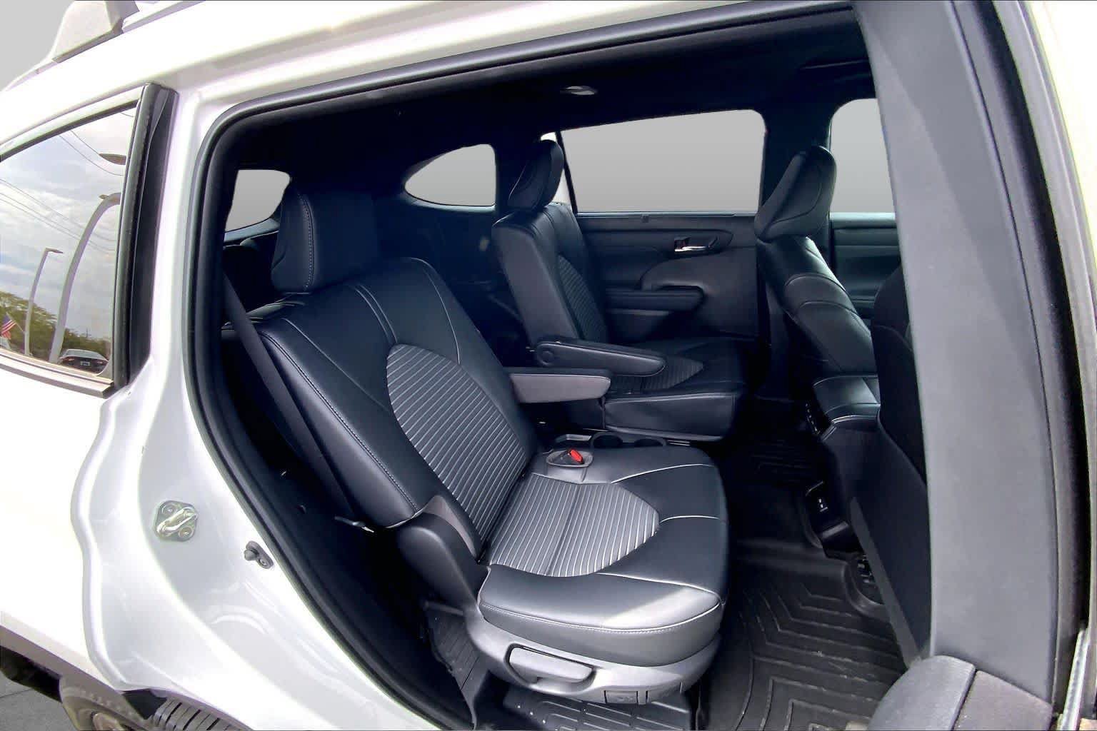 Used 2023 Toyota Highlander XSE FWD image 20
