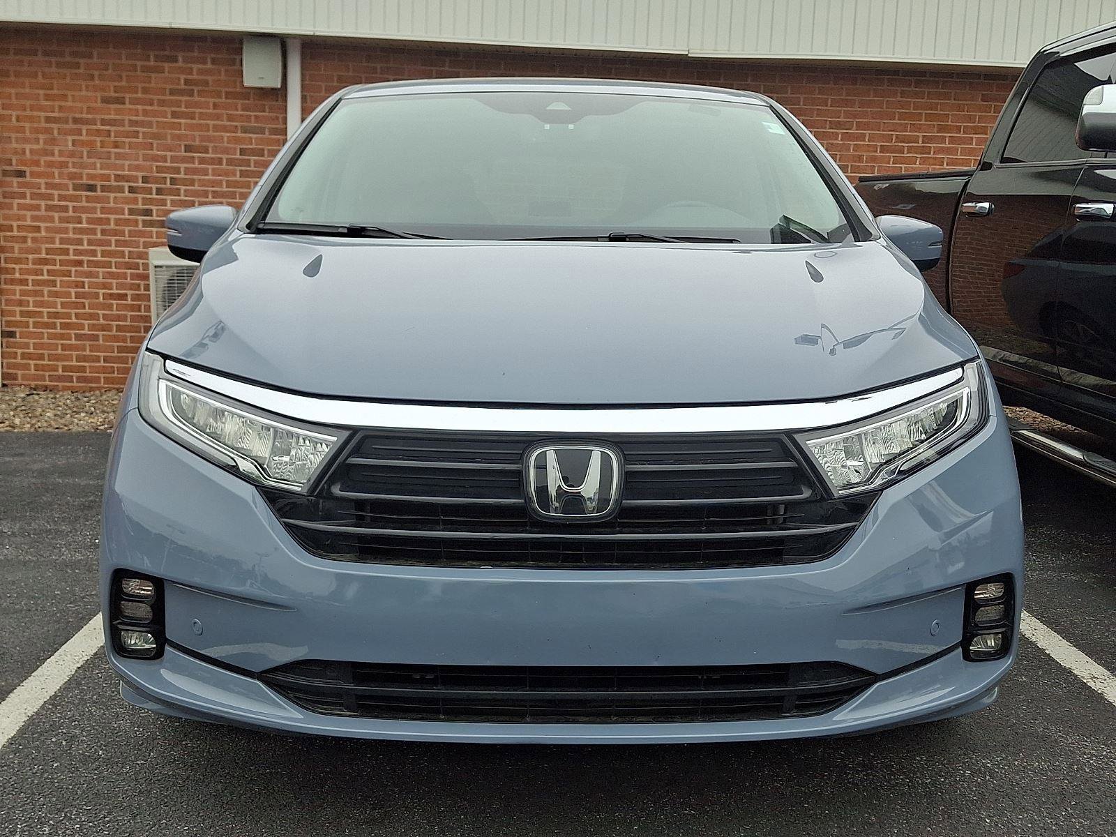 Used 2023 Honda Odyssey Touring image 2