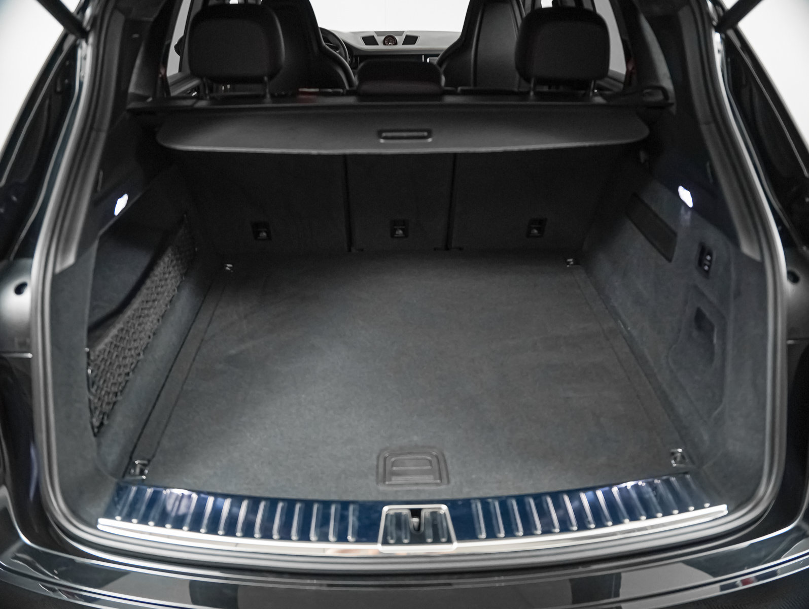 Certified 2023 Porsche Cayenne Turbo AWD/4WD image 26