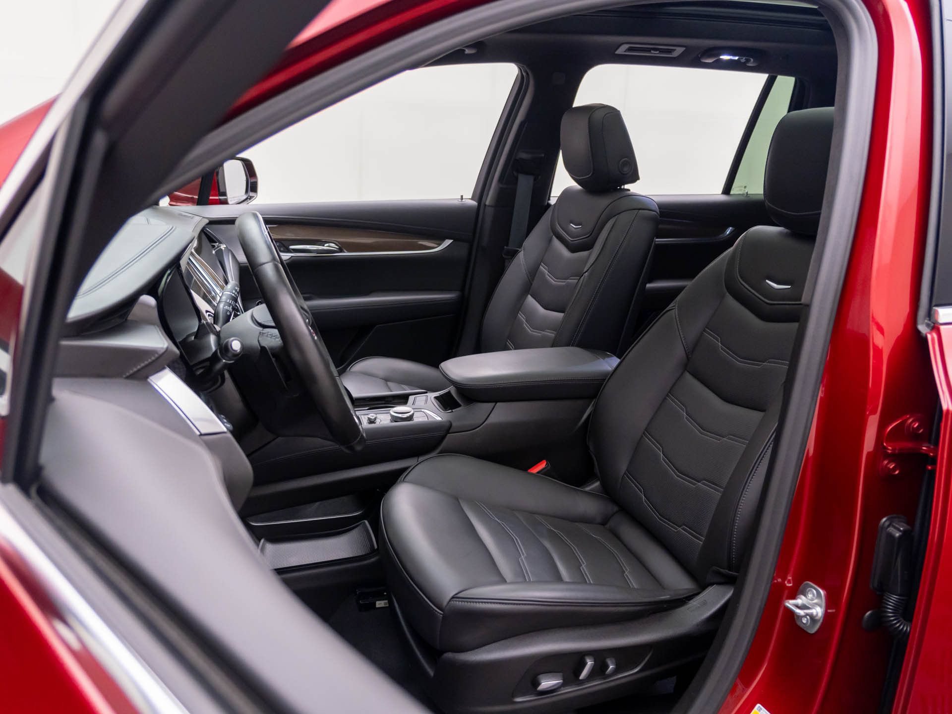 Used 2025 Cadillac XT6 Premium Luxury w/ Platinum Package AWD/4WD image 16