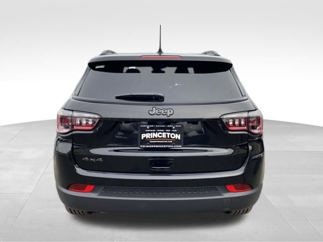New 2026 Jeep Compass Latitude w/ Sun and Sound Group image 6