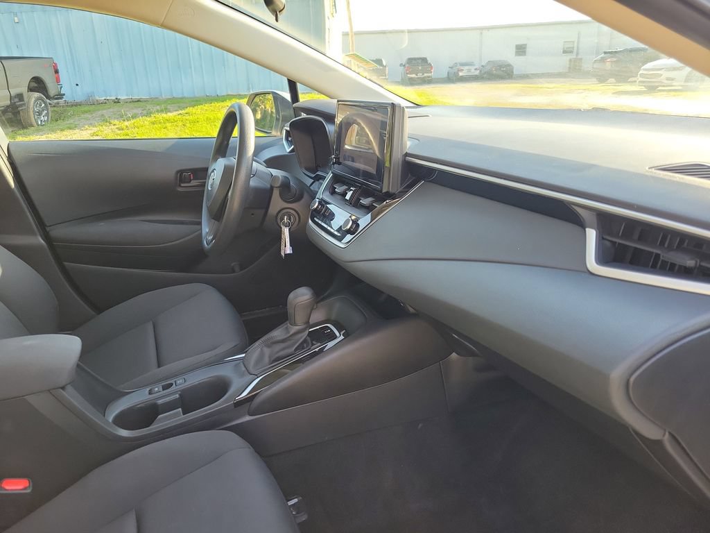 Used 2024 Toyota Corolla LE FWD image 33