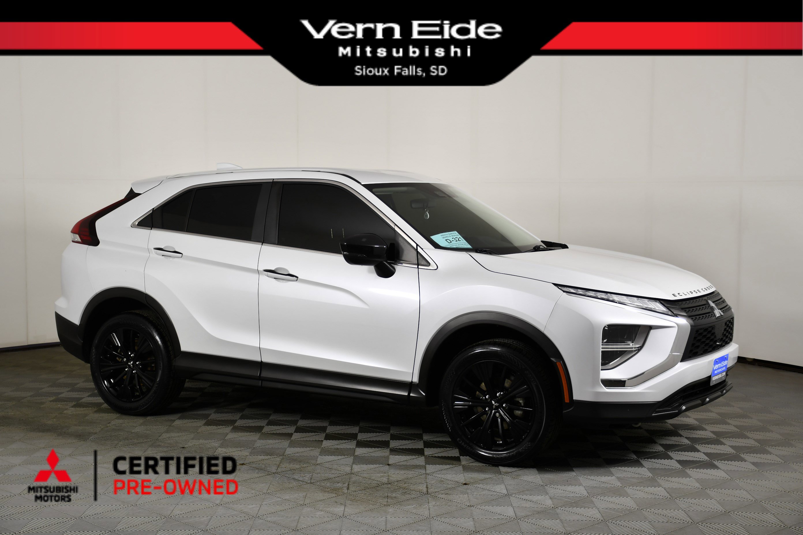 Used 2022 Mitsubishi Eclipse Cross LE image 1