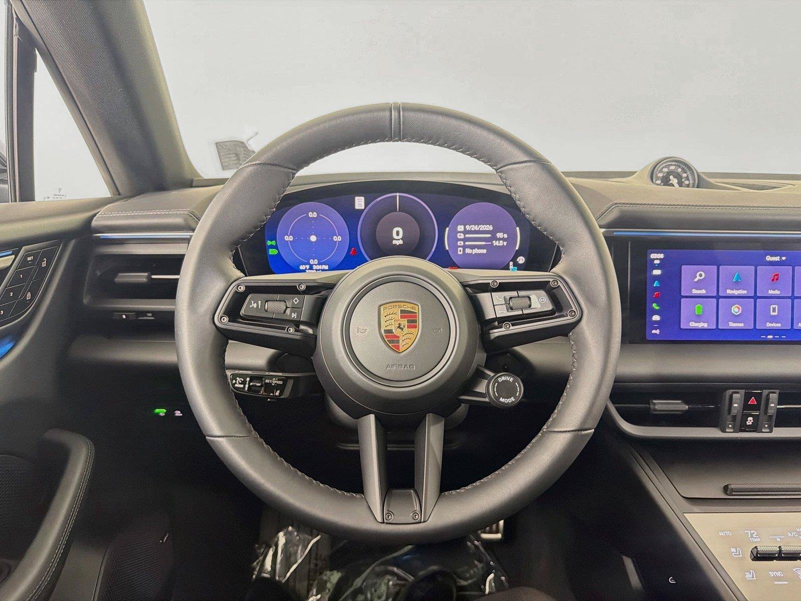 Certified 2025 Porsche Macan 4S Electric AWD/4WD image 12