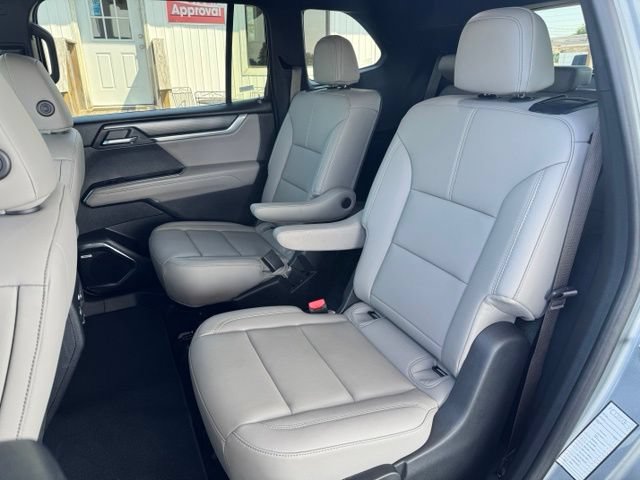 Used 2026 GMC Acadia Elevation w/ Elevation Premium Package FWD image 23
