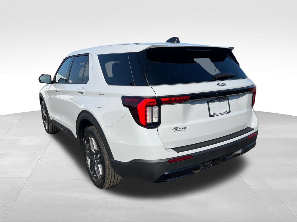 New 2027 Ford Explorer ST-Line AWD/4WD image 3