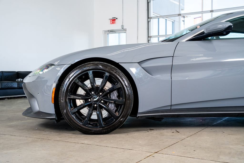 Used 2020 Aston Martin V8 Vantage Coupe image 9