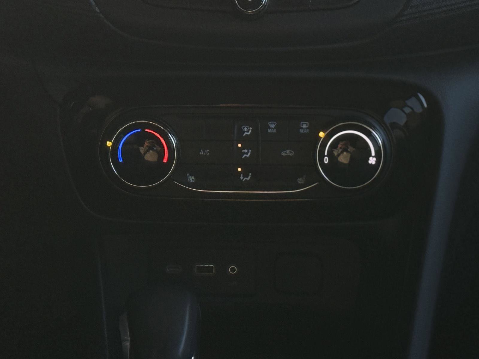 Used 2023 Buick Encore GX Preferred w/ Cold Weather Comfort Package image 39