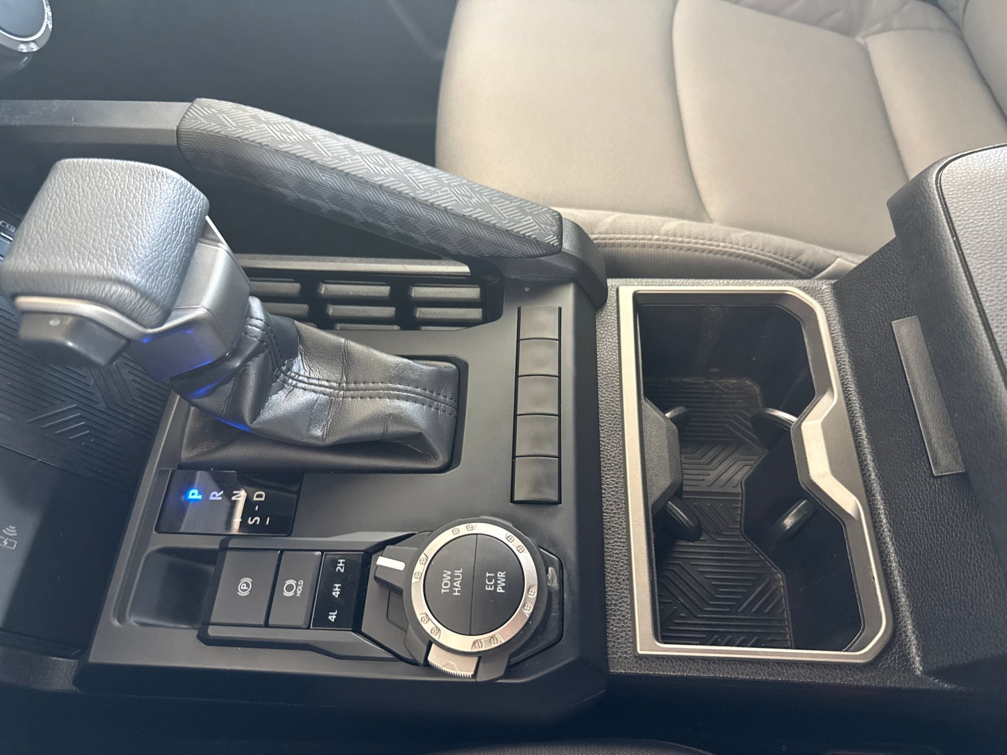 Used 2025 Toyota Tacoma SR5 AWD/4WD image 22