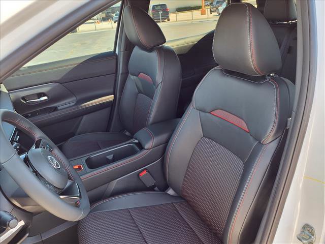 New 2026 Nissan Kicks SR image 12