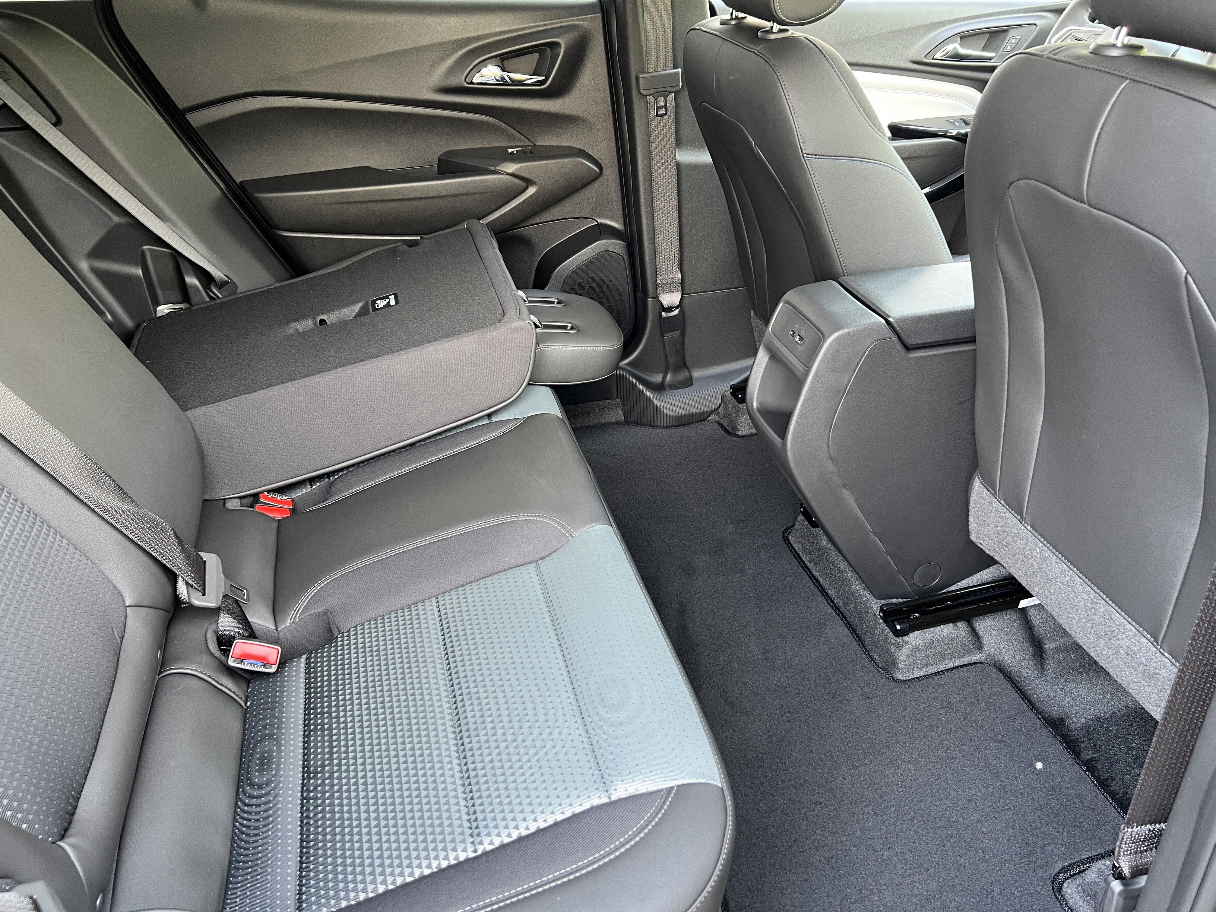 New 2026 Chevrolet Trax LT w/ LT Convenience Package FWD image 20