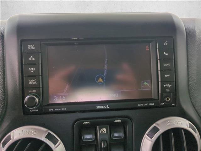 Used 2012 Jeep Wrangler Unlimited Rubicon w/ Connectivity Group AWD/4WD image 13