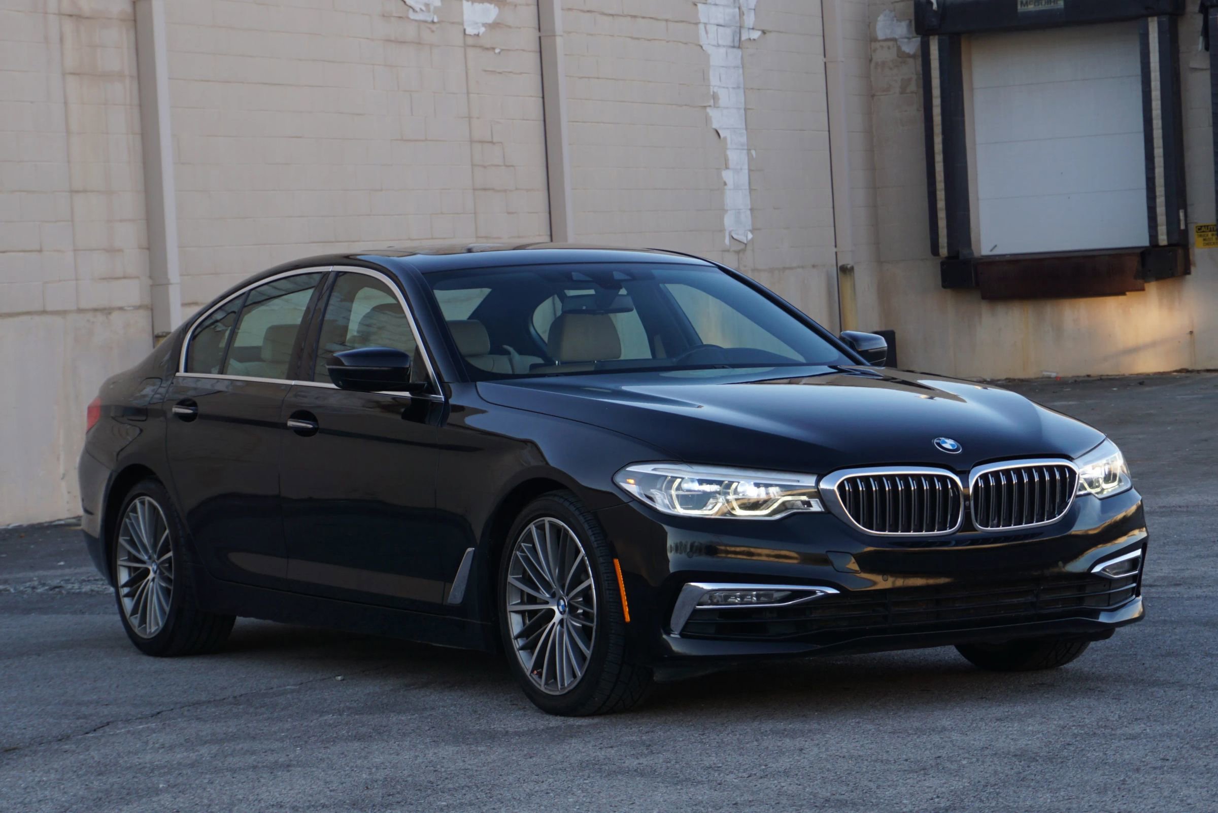 Used 2017 BMW 540i 540i Sedan 4D image 3