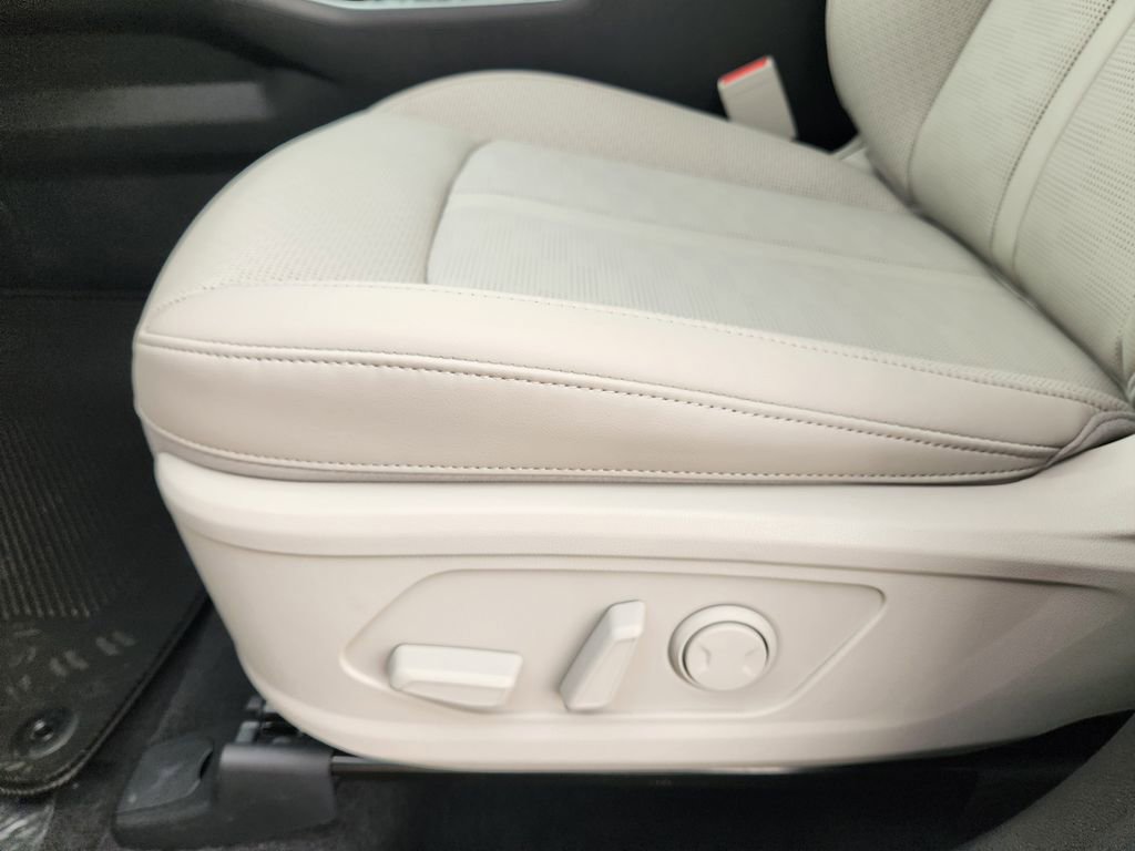 New 2026 Kia Sorento S w/ S Panoramic Sunroof Package image 17