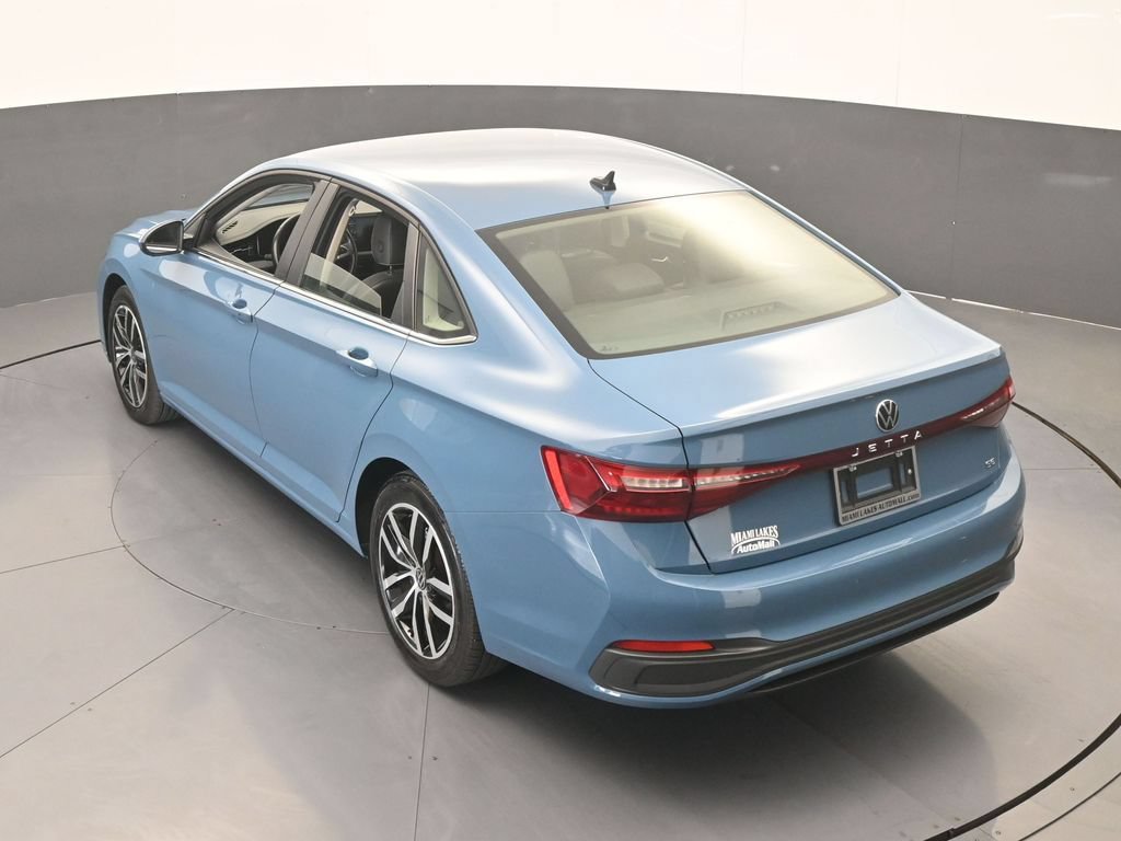 Used 2025 Volkswagen Jetta SE FWD image 51