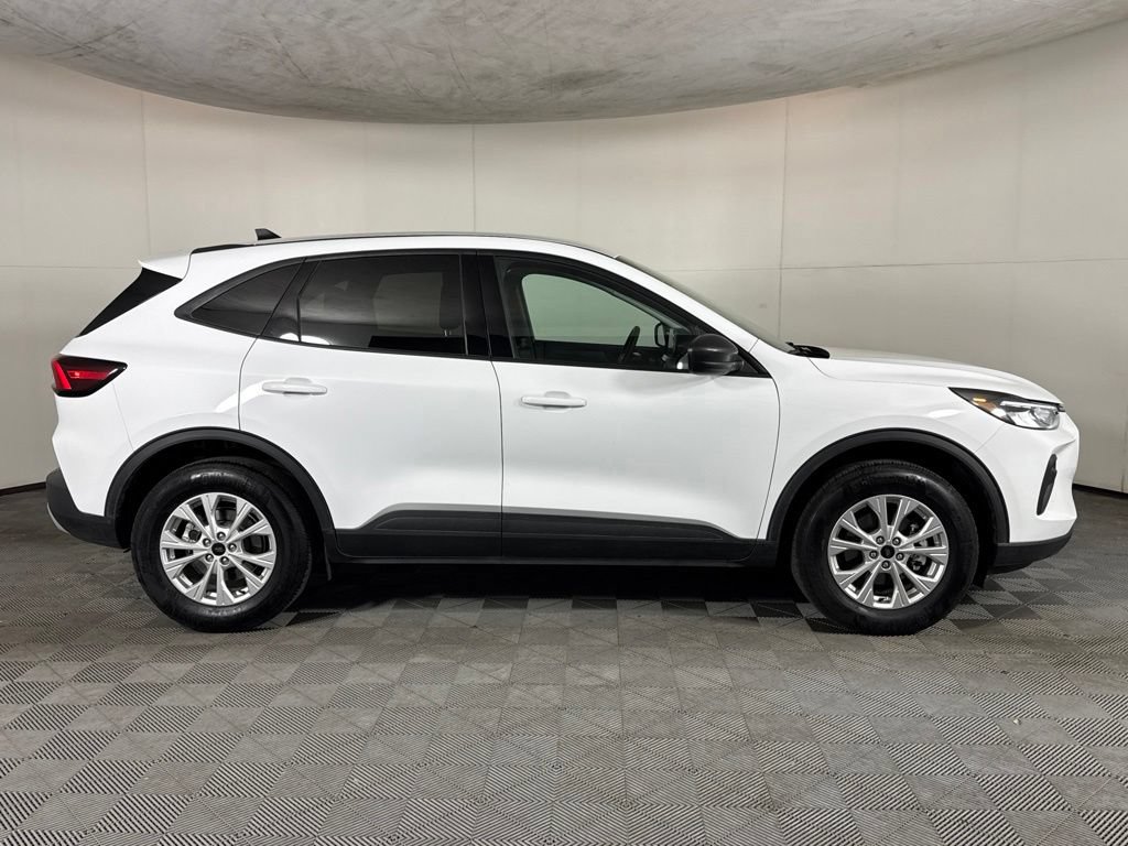 Used 2025 Ford Escape Active w/ Cold Weather Package AWD/4WD image 4