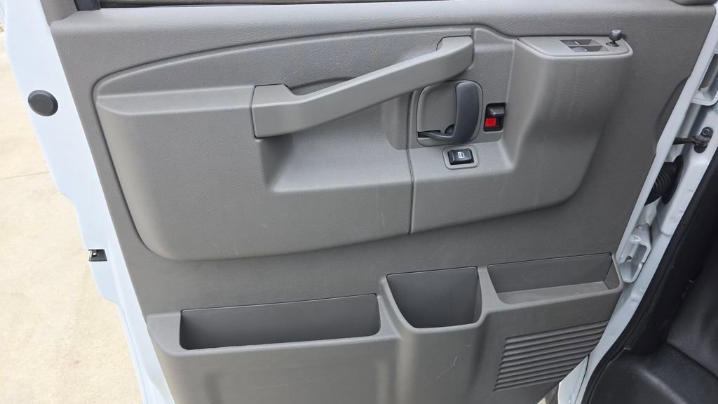 Used 2024 GMC Savana 2500 w/ Driver Convenience Package image 20