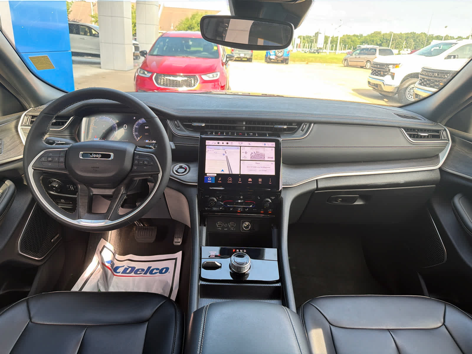 Used 2024 Jeep Grand Cherokee Limited AWD/4WD image 27