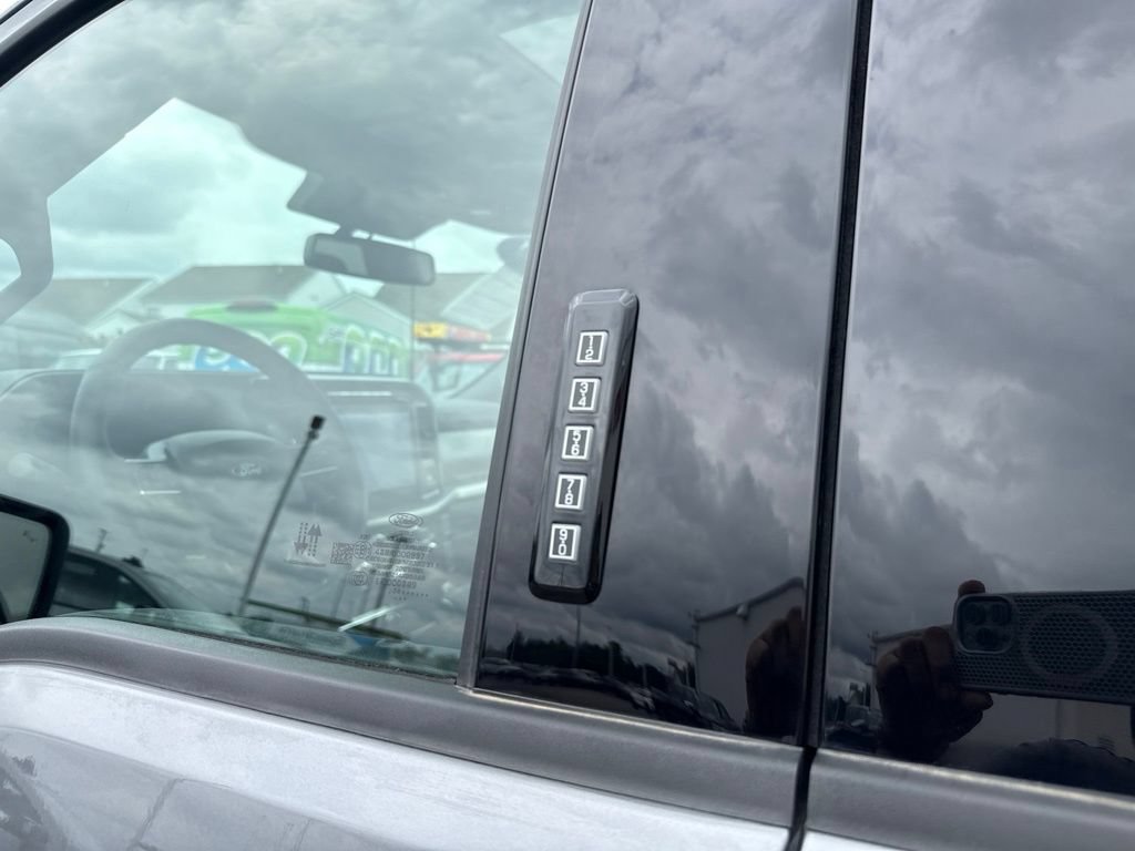 Used 2024 Ford F150 Raptor AWD/4WD image 55