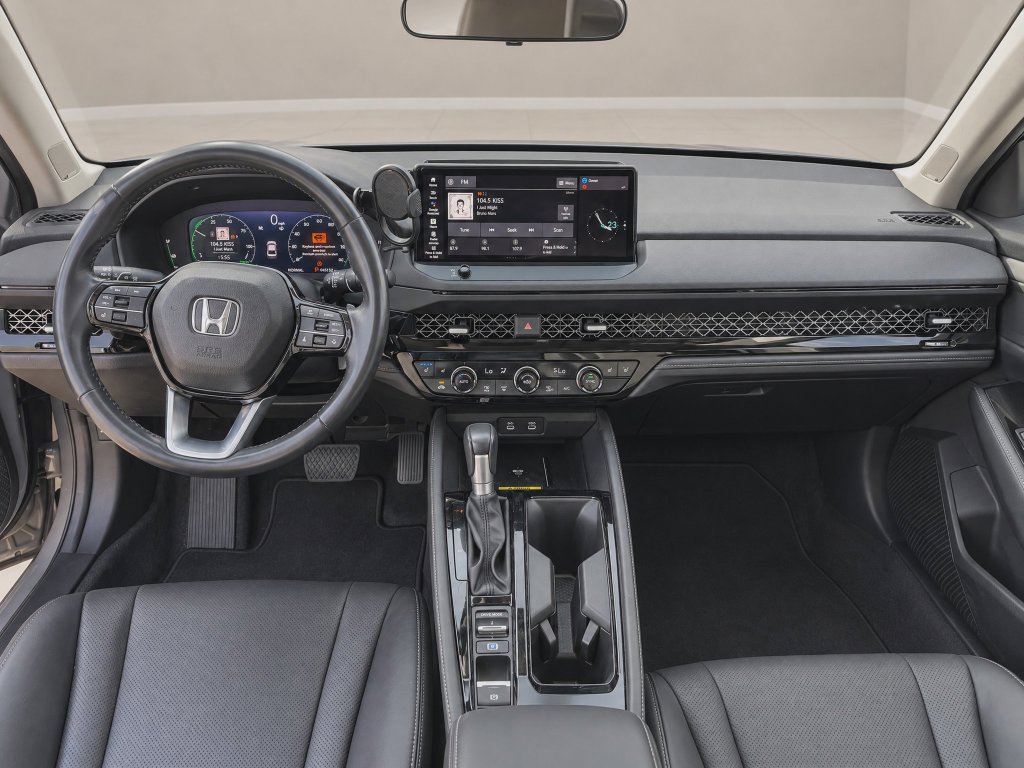 Used 2024 Honda Accord Touring image 10