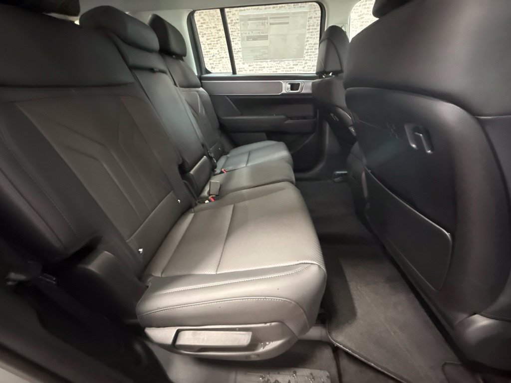 New 2027 Hyundai Santa Fe SEL FWD image 13