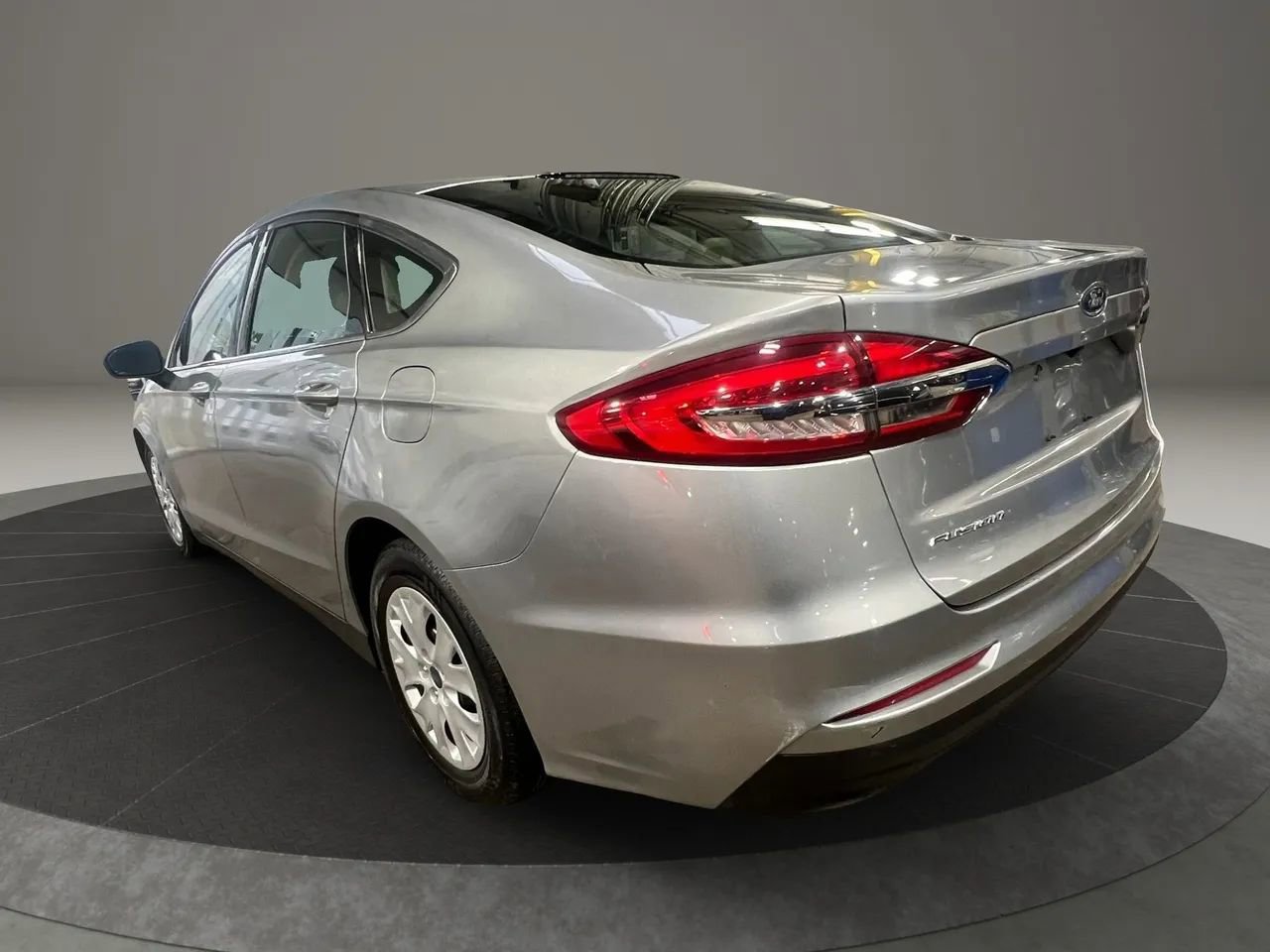 Used 2020 Ford Fusion S FWD image 7