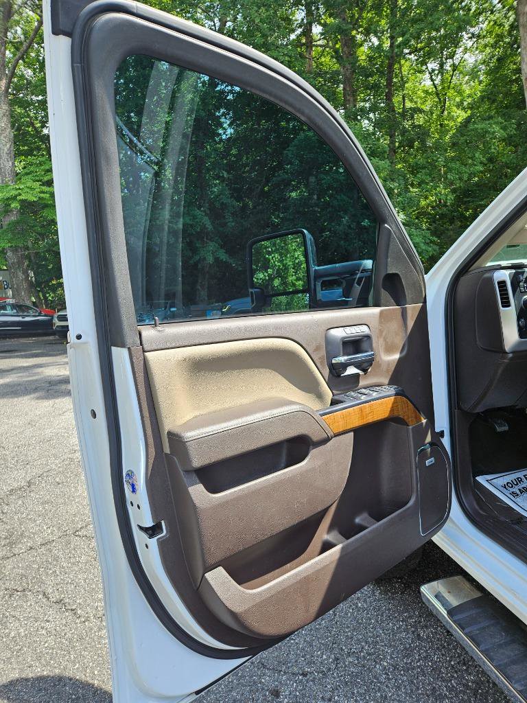 Used 2017 GMC Sierra 3500 SLT w/ Duramax Plus Package AWD/4WD image 13