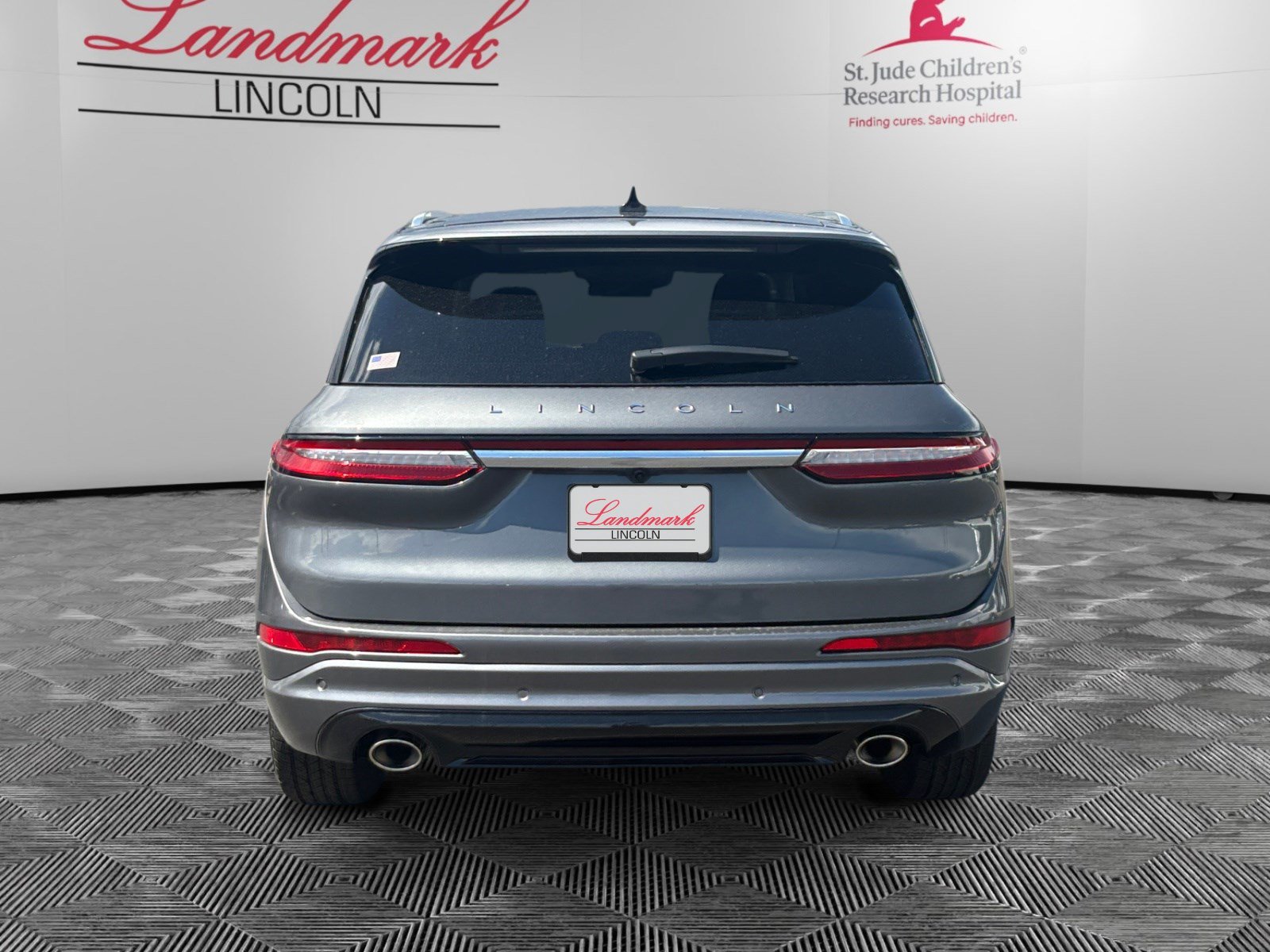 Certified 2024 Lincoln Corsair Grand Touring AWD/4WD image 4