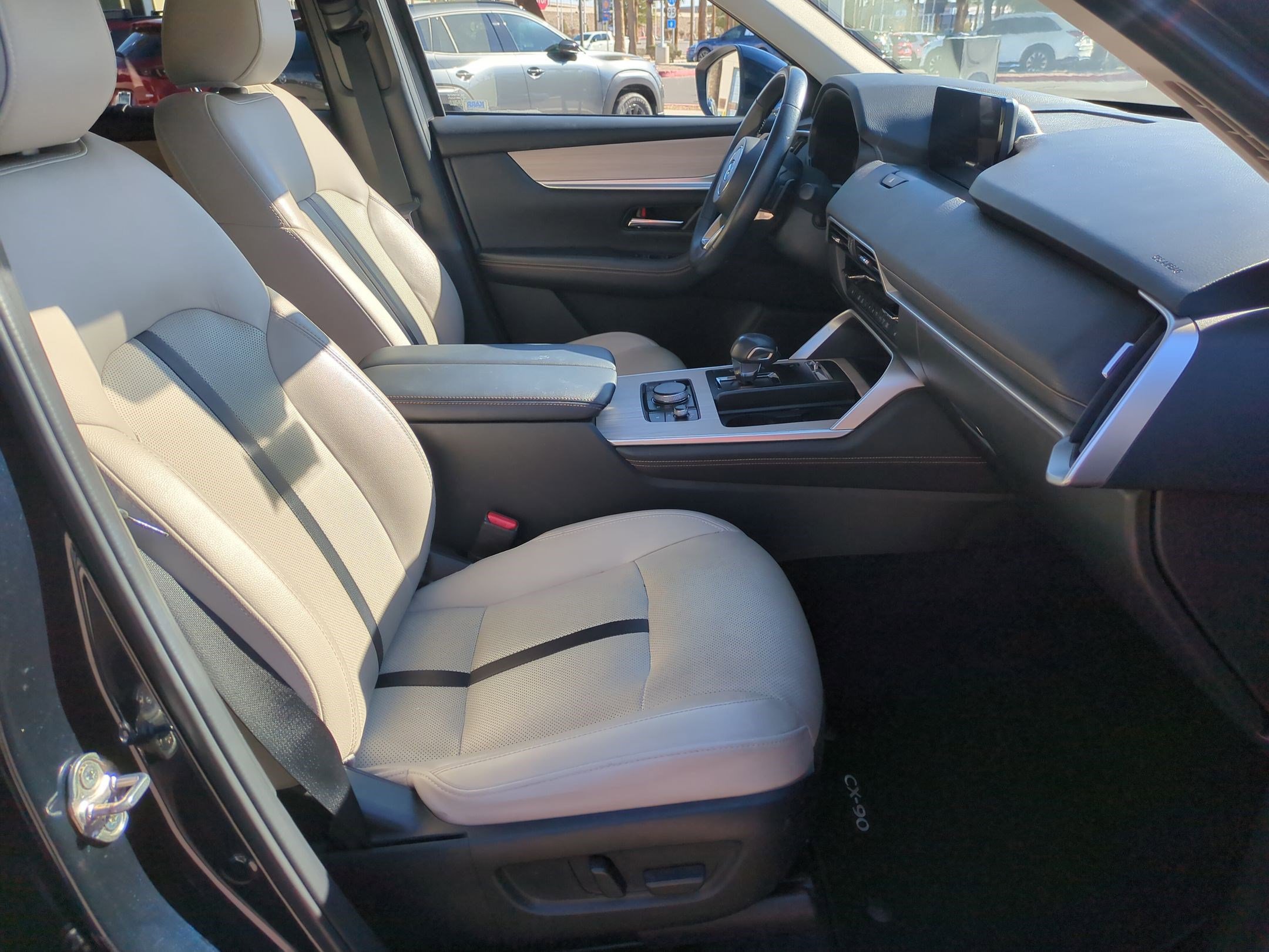 Certified 2024 MAZDA CX-90 Plug-In Hybrid w/ Preferred image 30