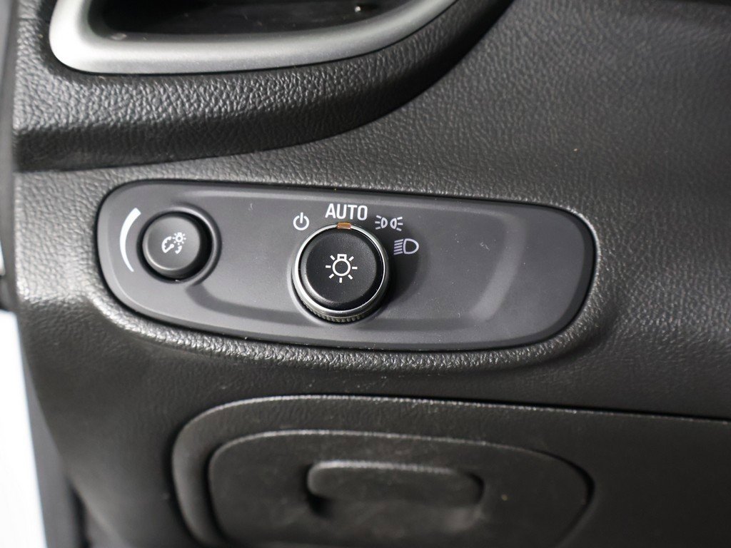 Used 2021 Chevrolet Trax LS image 34