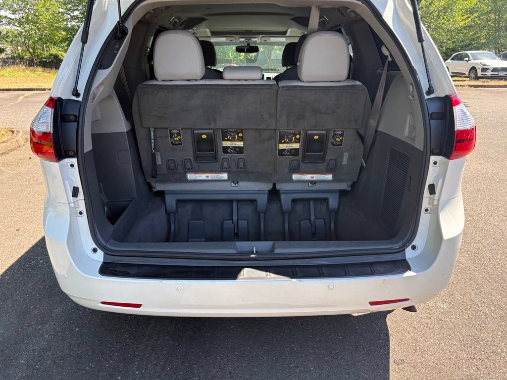 Used 2017 Toyota Sienna Limited AWD/4WD image 23