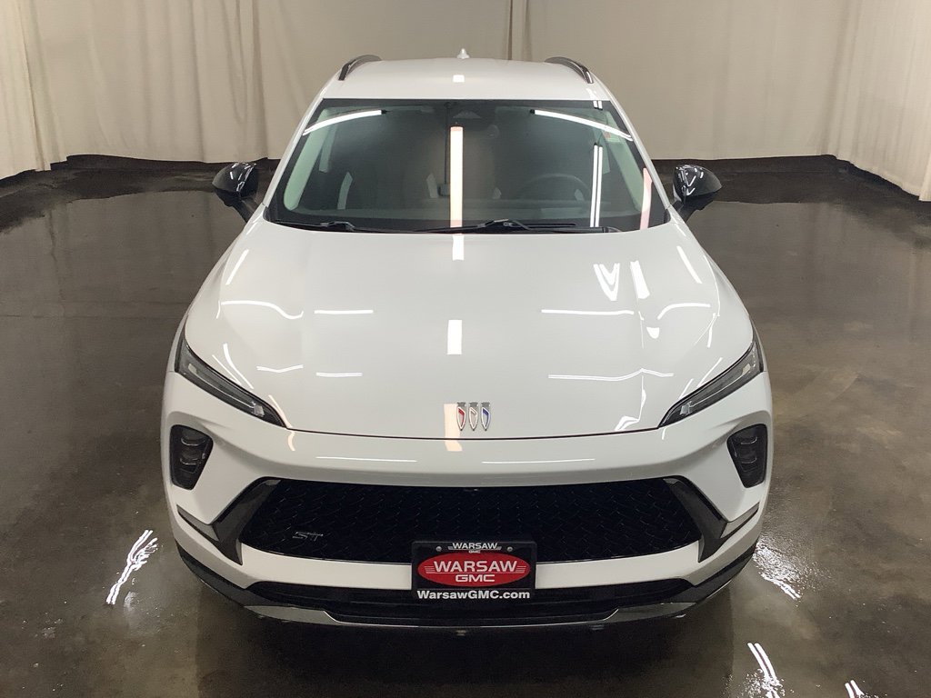 Used 2025 Buick Envision Sport Touring image 3