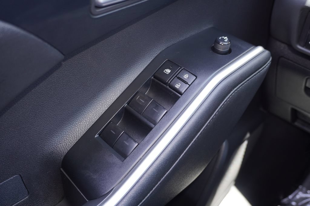 Used 2023 Toyota Highlander XLE FWD image 18