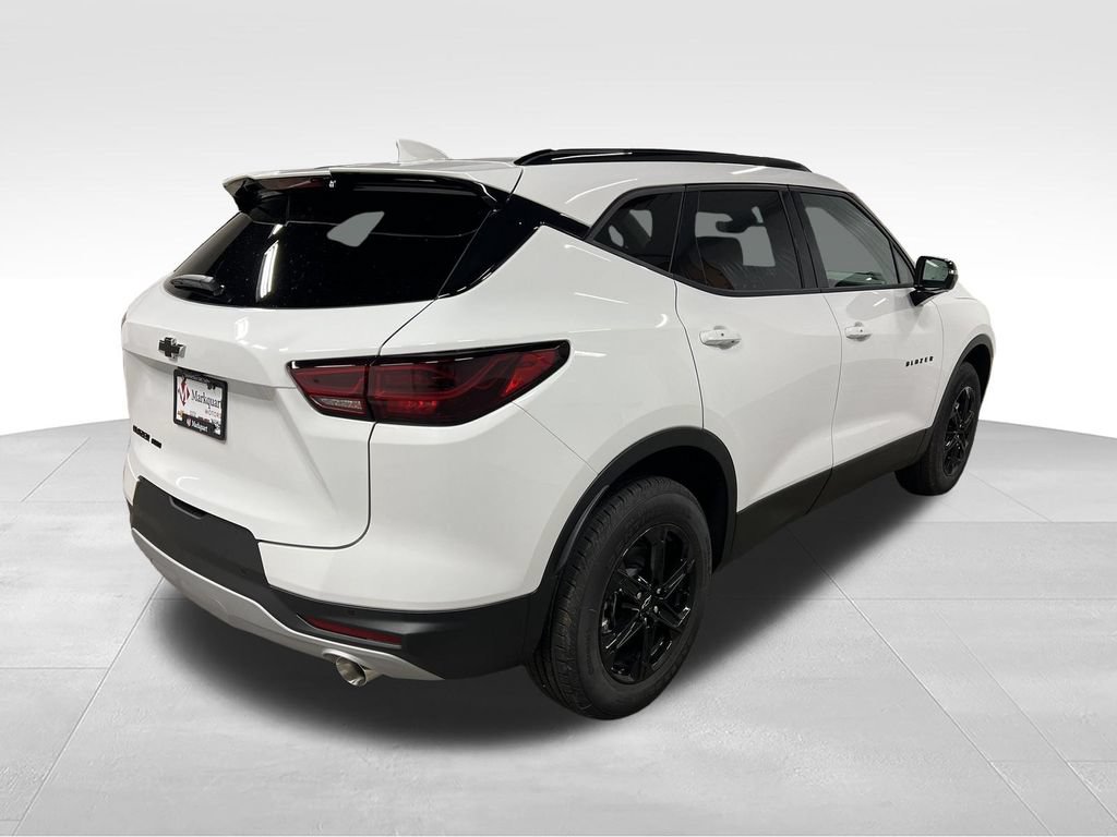 New 2026 Chevrolet Blazer LT w/ Sound & Technology Package AWD/4WD image 8