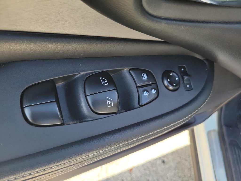 Used 2022 Nissan Murano SV w/ SV Midnight Edition Package AWD/4WD image 22