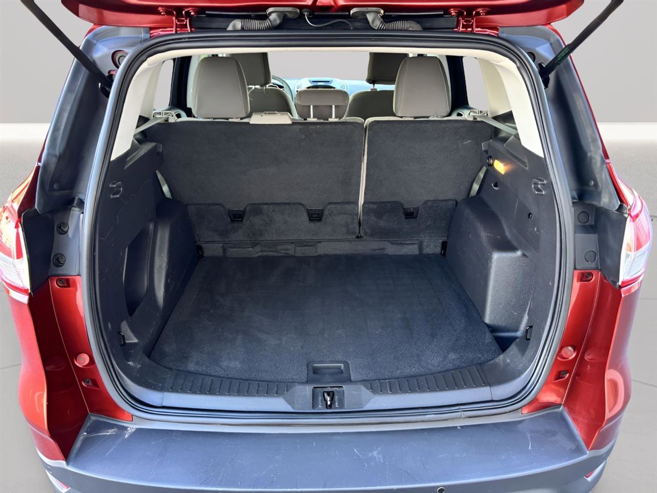 Used 2016 Ford Escape SE w/ Equipment Group 201A image 26