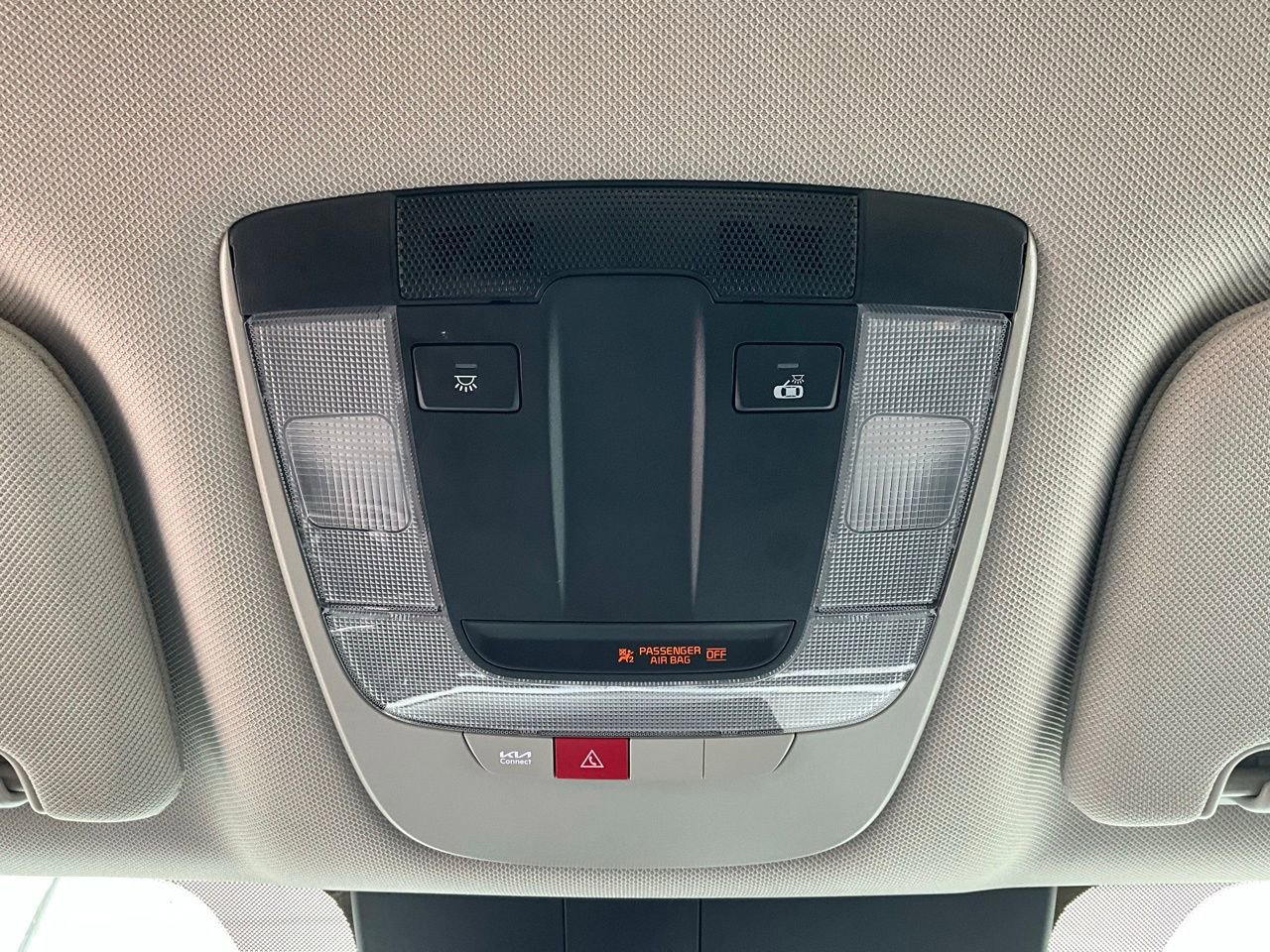 Used 2024 Kia Sorento S image 18