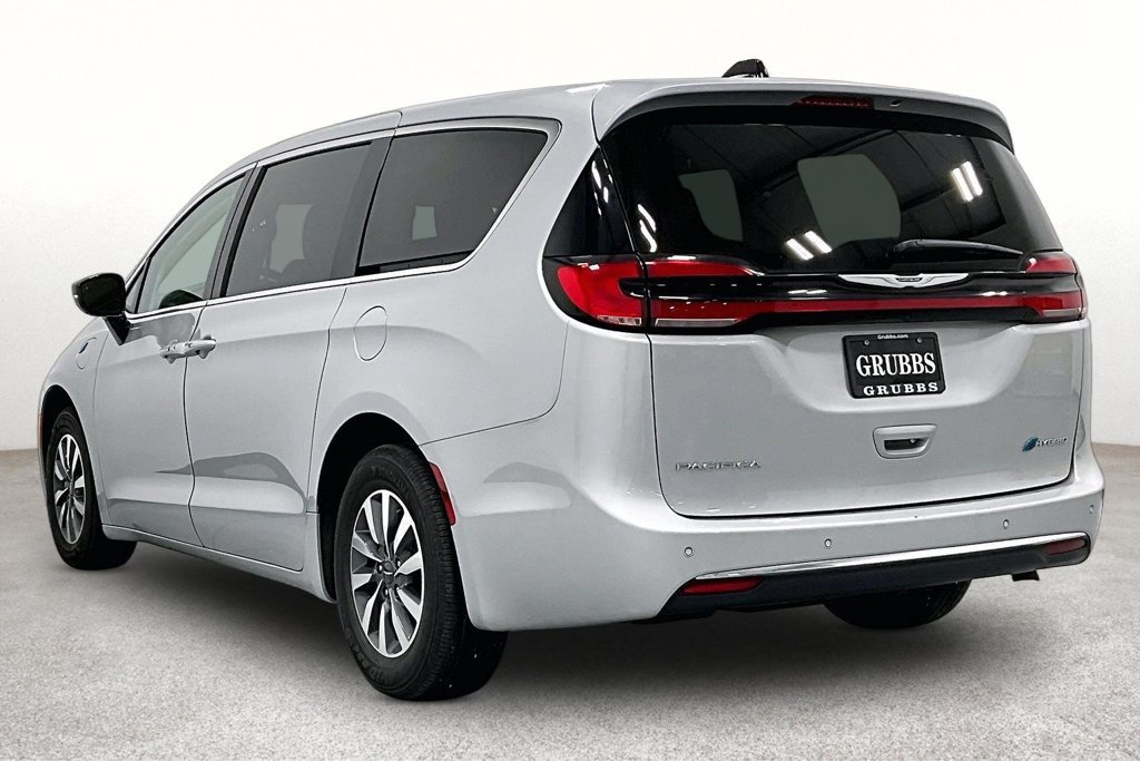Used 2024 Chrysler Pacifica Limited FWD image 14
