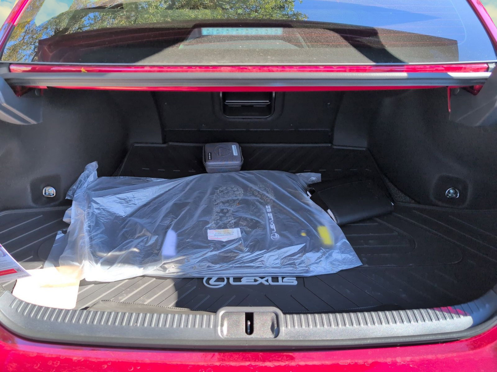 Certified 2025 Lexus ES 300h w/ Premium Package image 22