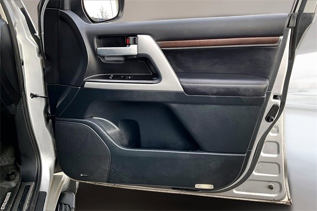 Used 2021 Toyota Land Cruiser image 25