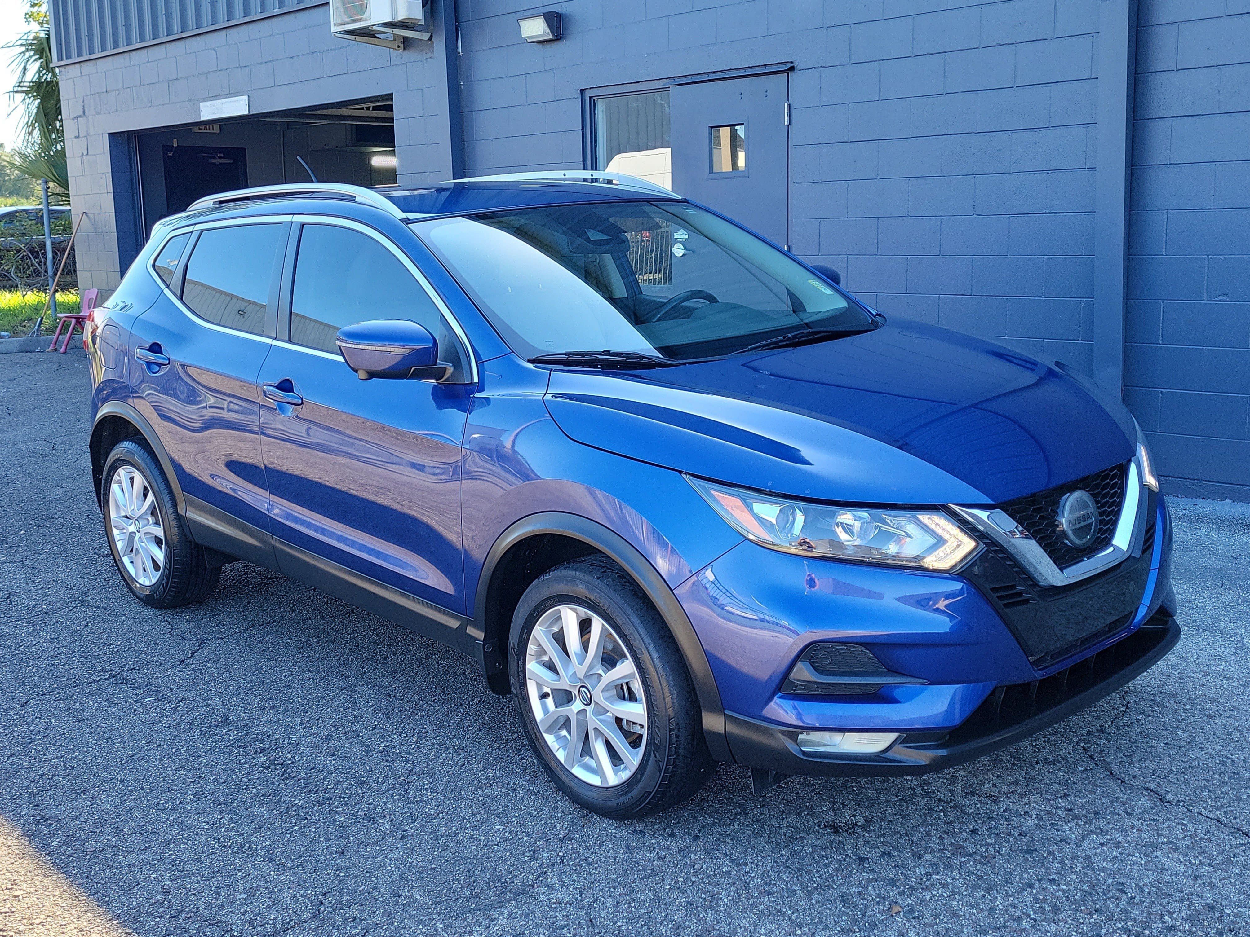 Certified 2021 Nissan Rogue Sport SV w/ Technology Package FWD image 3