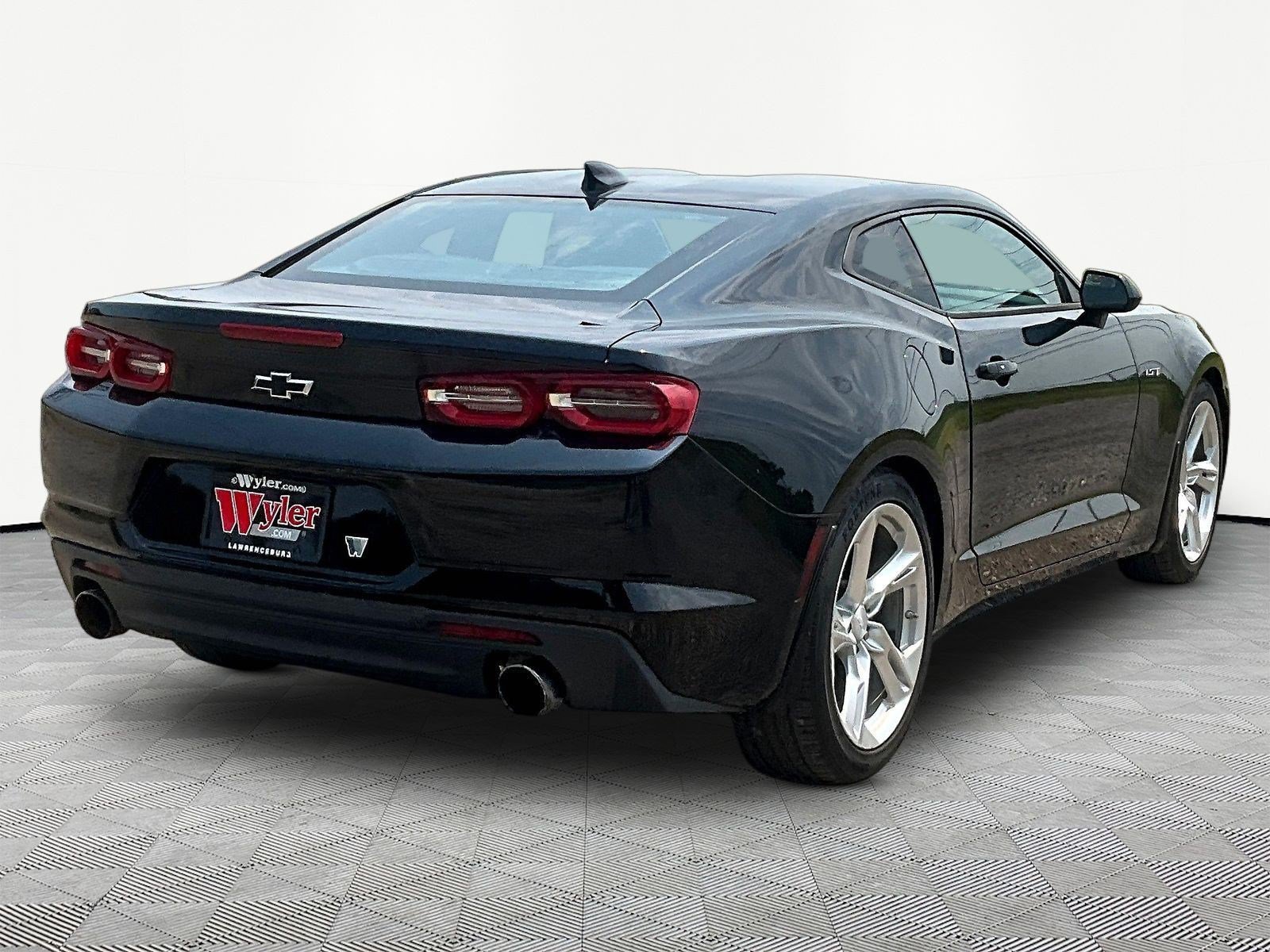 Used 2021 Chevrolet Camaro LT RWD image 6