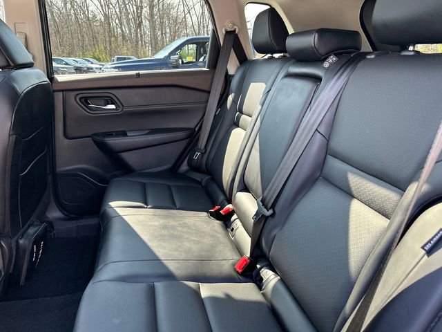 Used 2023 Nissan Rogue SV w/ SV Premium B Package image 19