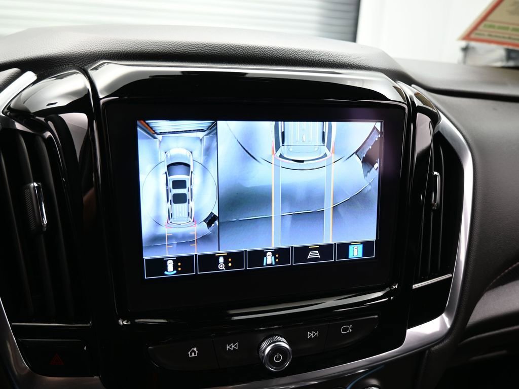 Used 2023 Chevrolet Traverse RS image 21