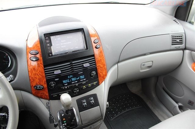 Used 2008 Toyota Sienna XLE Limited image 11